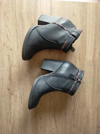 Botines Mustang Negros Talla 36