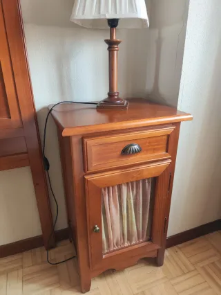 Mesita de madera