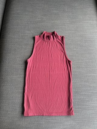 Camiseta sin mangas cuello alto