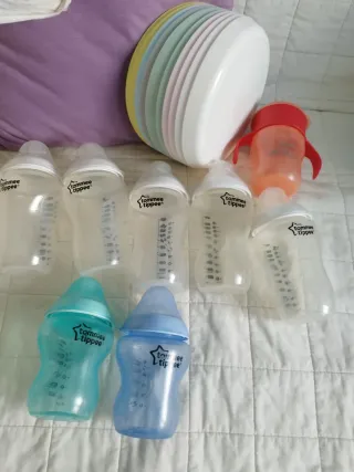Lote 7 Biberones Tommee Tippeezy platos plástico