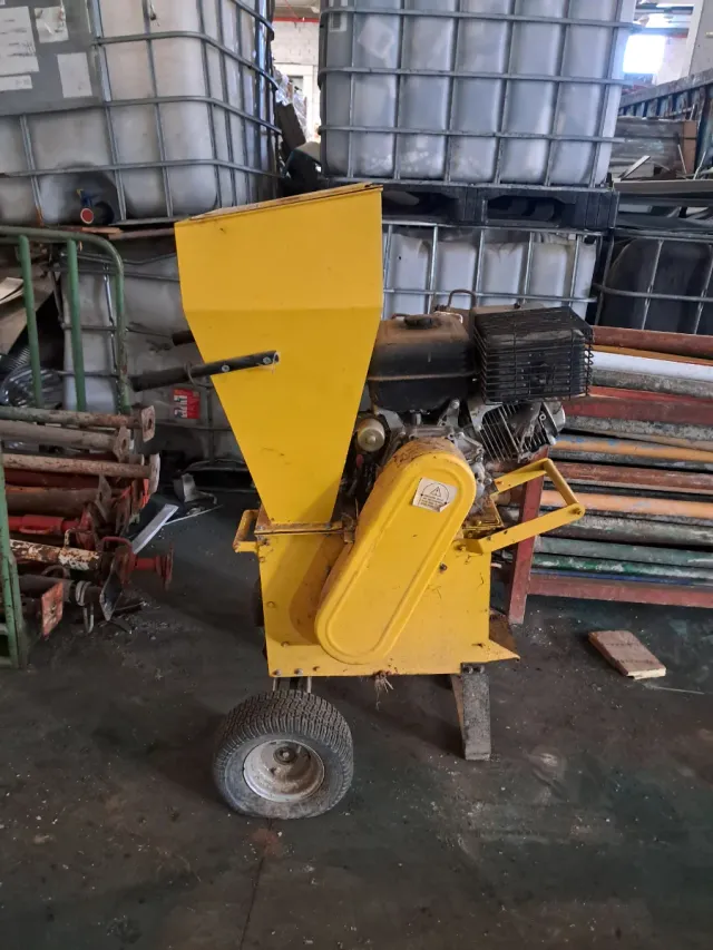 Chipiadora de ramas y troncos