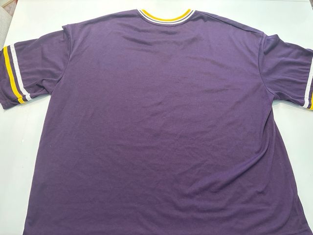 Camiseta Shein Morada y Amarilla Talla XL