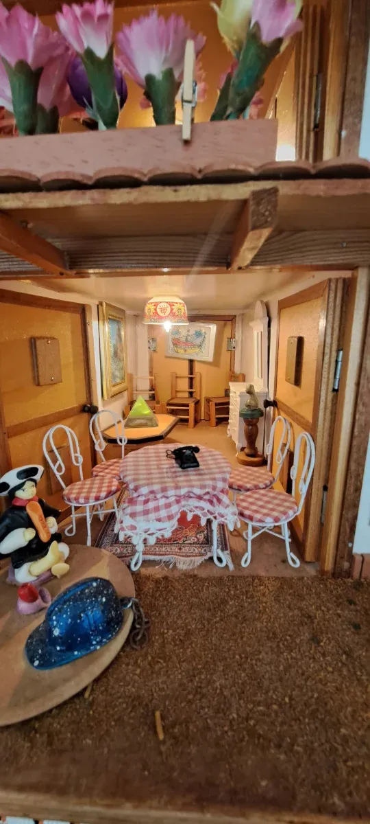 Casa de muñecas grande hecha a mano