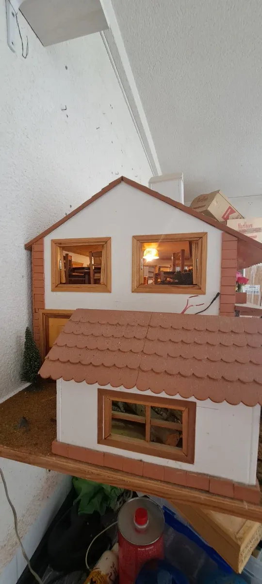 Casa de muñecas grande hecha a mano
