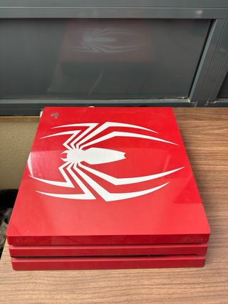 PS4 Pro Edición Spiderman 1TB + 3 mandos