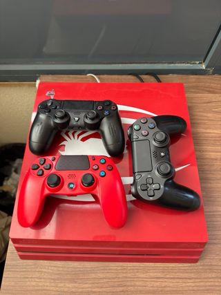 PS4 Pro Edición Spiderman 1TB + 3 mandos