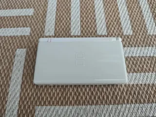 Nintendo DS Lite Blanca + Cargador