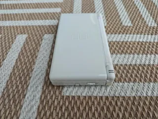Nintendo DS Lite Blanca + Cargador