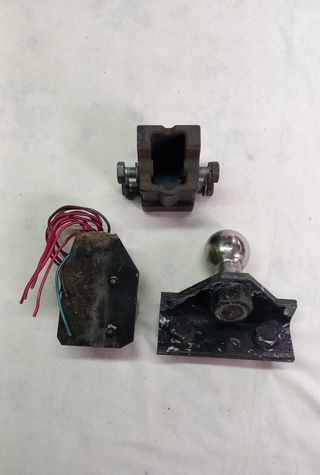 Bola de remolque y conector