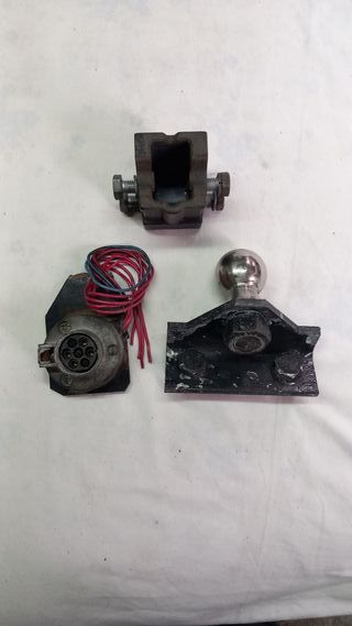 Bola de remolque y conector