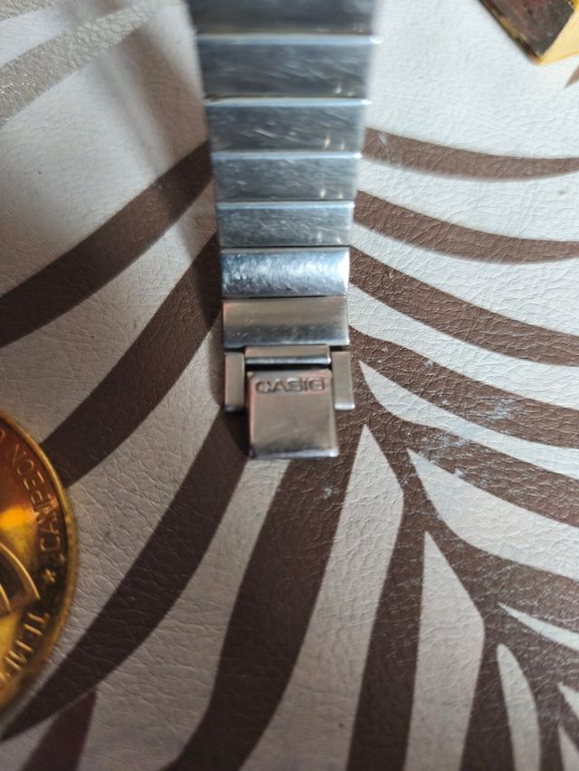 Reloj Casio HOTBIZ vintage para piezas y/o/u repar