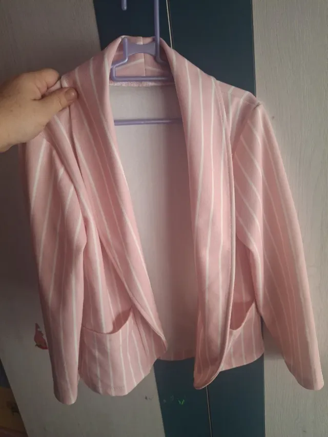 Chaqueta niña rosa con rayas blancas