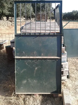 Puerta para cuadra o box