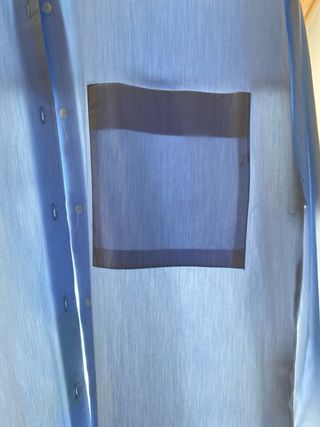 Camisa Zara Talla S. color azul de primeras fotos.