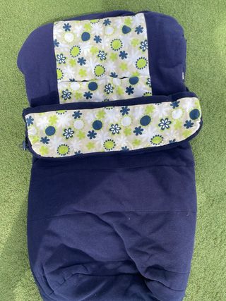 Saco para silla de bebé con estampado floral