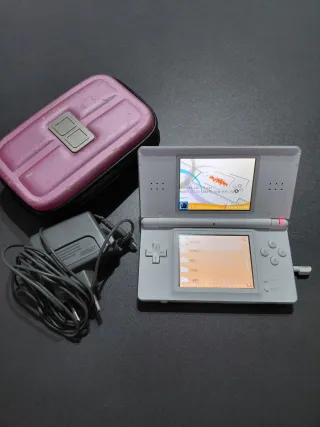 Nintendo DS Lite Gris/Rosa + Accesorios