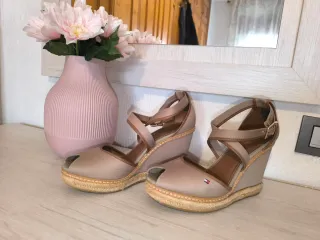 Cuñas Tommy Hilfiger Beige Talla 41
