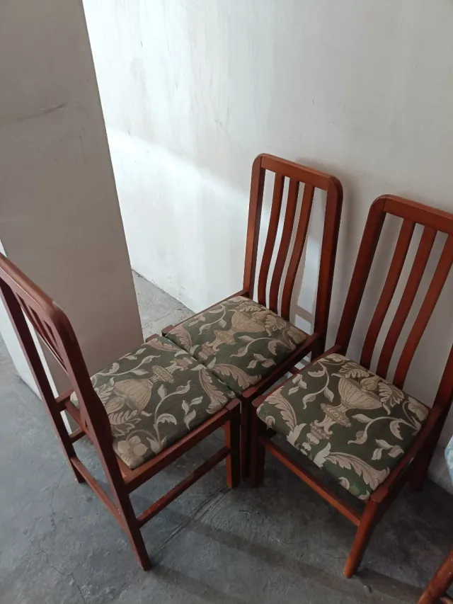 Conjunto 3 sillas madera tapizadas