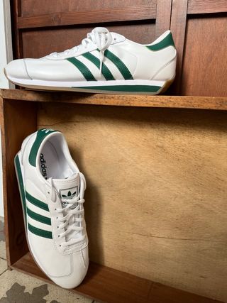 Zapatillas Adidas Piel Blancas y Verdes
T 44 y 2/3