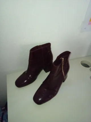 Botas de cuero granate con tacón