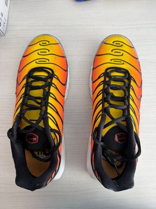 Tenis Nike TN Naranja y Amarillo