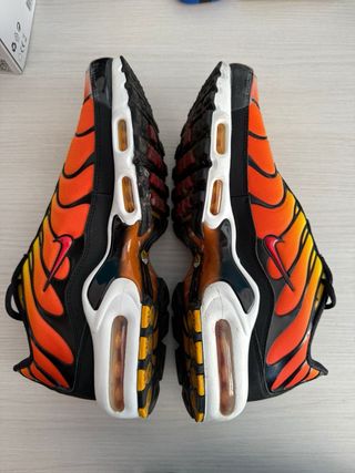 Tenis Nike TN Naranja y Amarillo