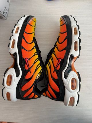 Tenis Nike TN Naranja y Amarillo