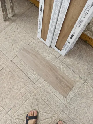 Baldosas porcelánico madera 20x75cm
(6'30m2 total)