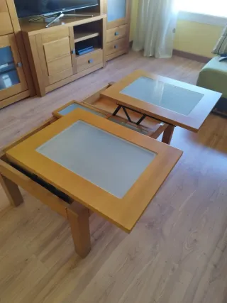 Conjunto de muebles de salón de madera y cristal