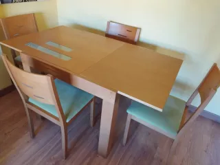 Conjunto de muebles de salón de madera y cristal