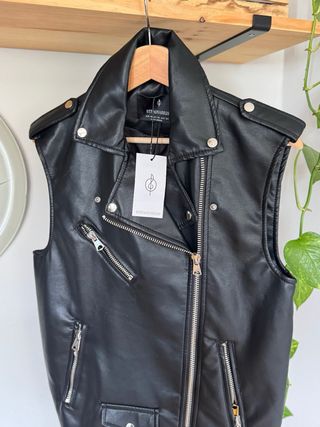 Chaleco Motero Negro Stradivarius