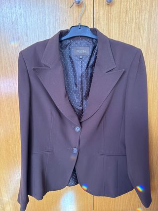 Americana Zendra Marrón Talla 44