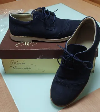 Zapatos niño  Marca  Yowas
 azul marino  talla 40