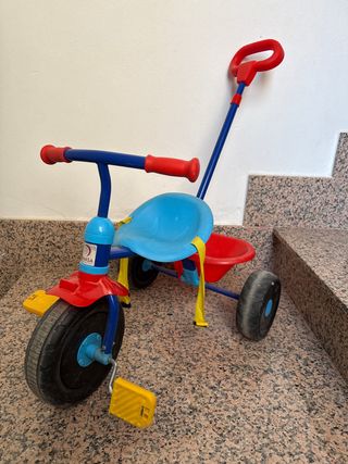 Triciclo infantil azul y rojo