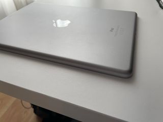 iPad 6ª Gen 9.7 128GB Gris + Funda