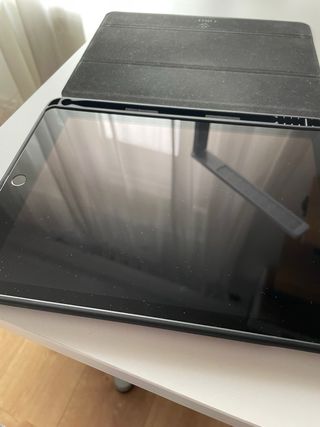 iPad 6ª Gen 9.7 128GB Gris + Funda