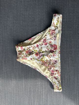 Bikini Red Point floral