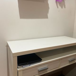Tocador/escritorio blanco con cajones