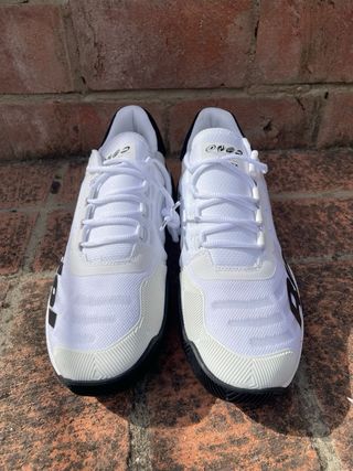 Zapatillas Bullpadel Blancas y Negras