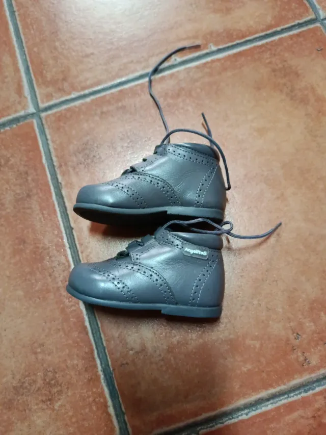 Zapatos unisex talla 18