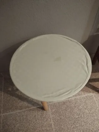 madera  mesa pequeña ni uno