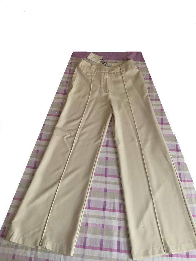 Pantalón vestir recto crema nuevo