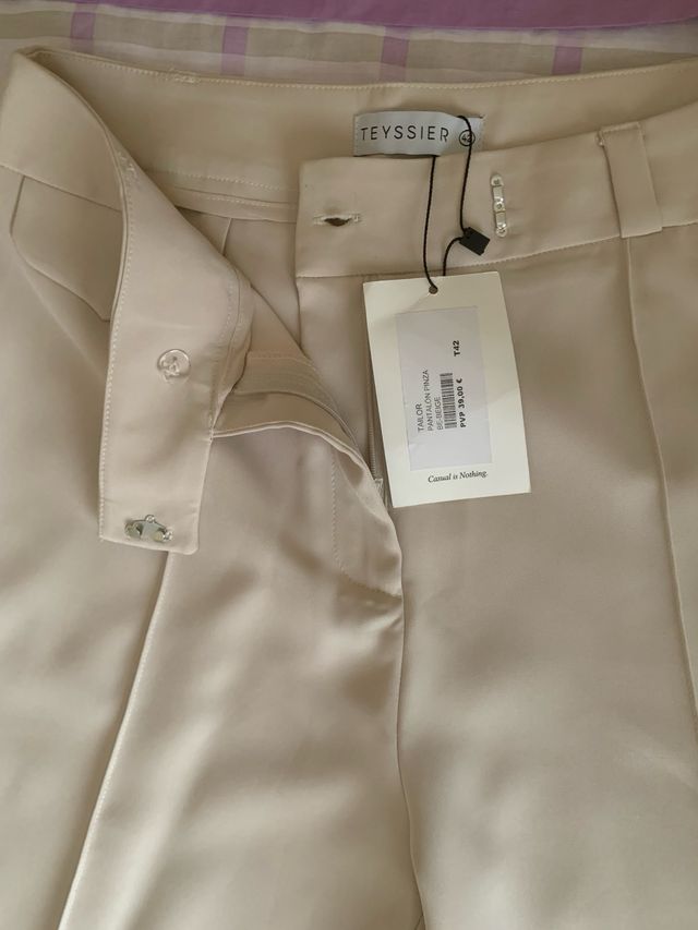 Pantalón vestir recto crema nuevo