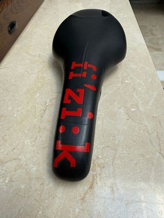 Sillín Fizik Tundra 2 Carbón