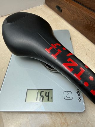 Sillín Fizik Tundra 2 Carbón