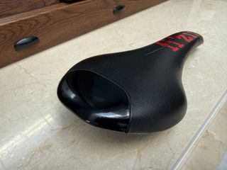 Sillín Fizik Tundra 2 Carbón