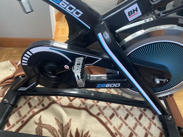 Bicicleta estática BH ZS600