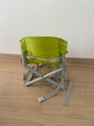 Trona de viaje Play adaptable a silla de adultos. 