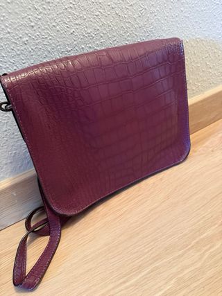 Bolso morado efecto piel cocodrilo