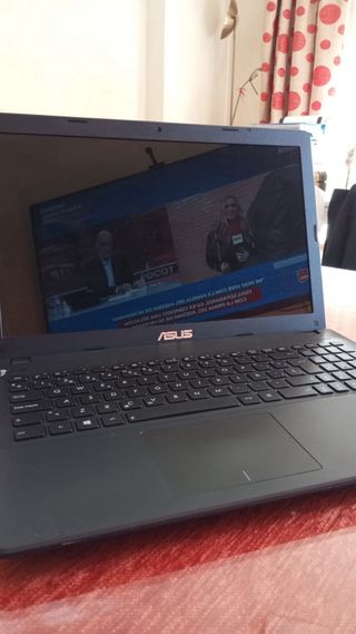 Ordenador portátil ASUS negro
